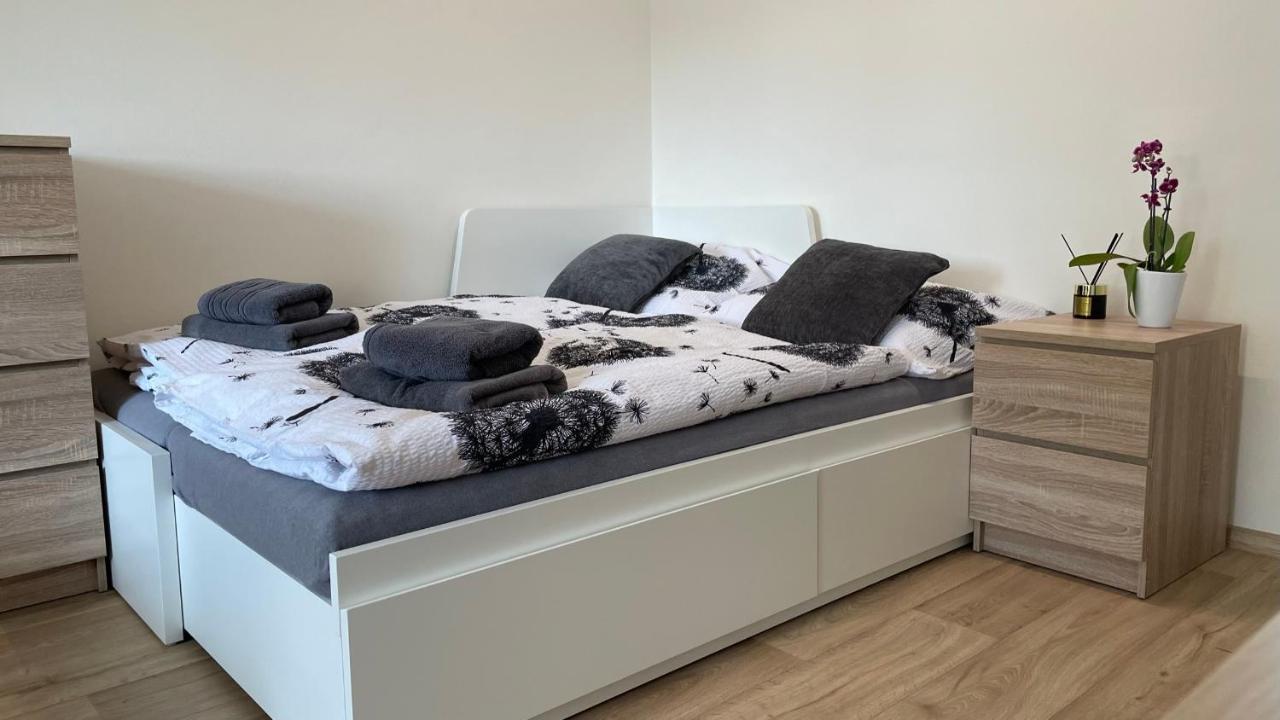 Apartman Na Zahradni Kyjov  Exteriör bild